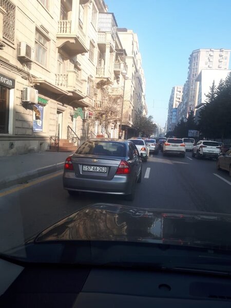Azərbaycanda AA nömrəli maşın taksi işləyir - FOTO FAKT