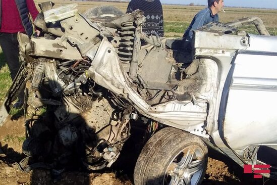 Ağcabədidə avtomobil aşıb, iki qardaşdan biri öldü - FOTO