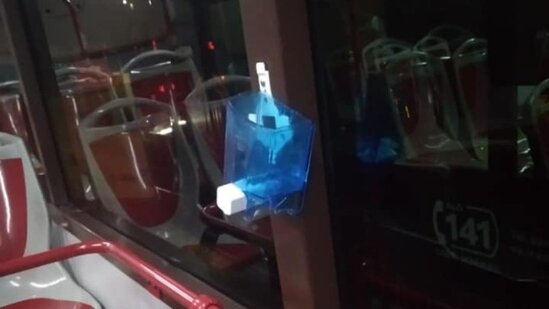 Sərnişinlər 50-dən çox avtobusda dezinfeksiya dispenserlərini qırıb -Bakıda (FOTO)