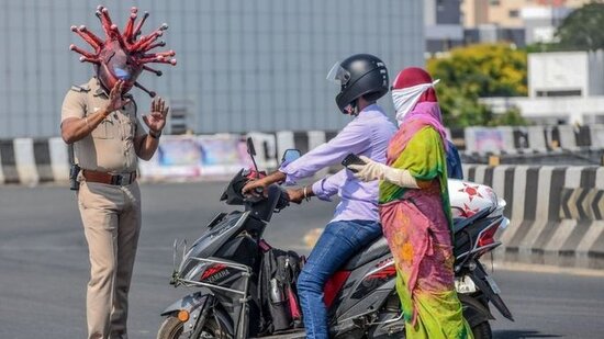 Hindistanda polis insanları bu görünüşdə saxlayır - Fotolar
