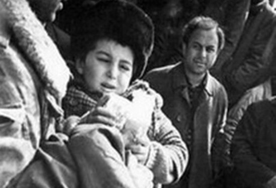 Gözümün önündə qardaşımın boğazından və ürəyindən vuraraq qətlə yetirdilər...