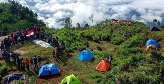 "7 dəfə dağa çıxmalı və tanımadığı bir insanla cinsi əlaqədə olmalıdır" - İndoneziyada mat qoyan adət