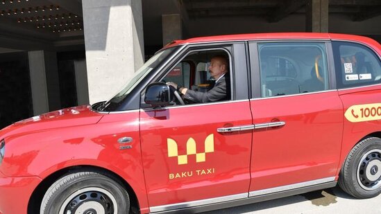 Prezident "London taksi"sini özü sınaqdan keçirdi - FOTO/VİDEO