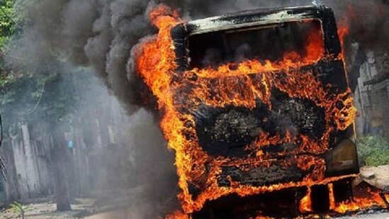 Qobustanda yük avtomobili yandı