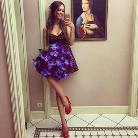 Rus model kraldan ayrılmasından danışdı - FOTOLAR