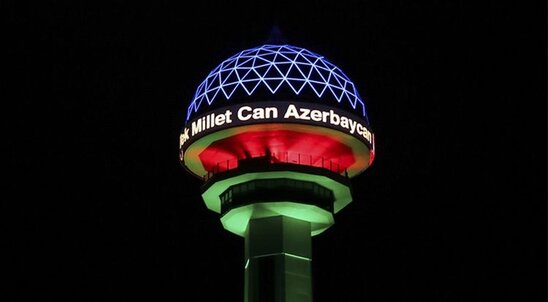 Ankaranın simvolu Azərbaycan bayrağının rənginə boyandı - FOTO