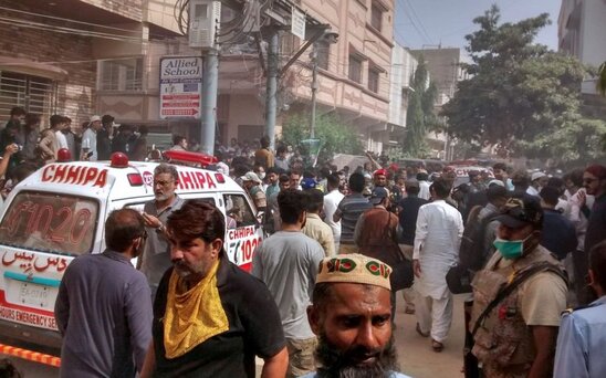 Pakistanın konsulluğunun qarşısında12 nəfər ölüb, 12 nəfər yaralanıb