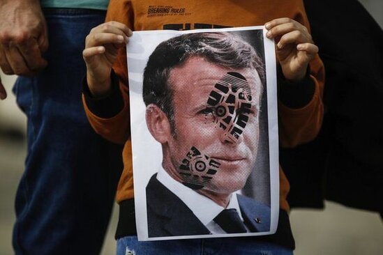 Çeçenistanda Fransa prezidenti "dünyanın bir nömrəli terrorçusu" adlandırıldı