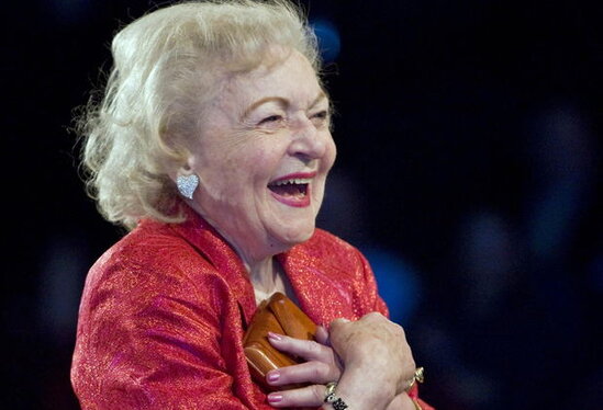 99 yaşlı tanınmış aktrisa uzunömürlülüyün sirrini açıqladı