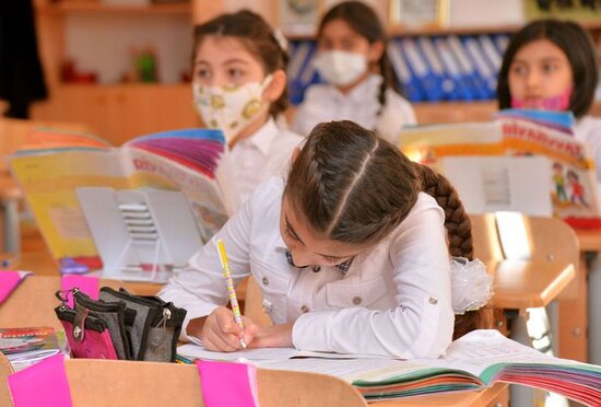 Nazirlikdən məktəblərin bağlanacağı iddialarına CAVAB - VİDEO