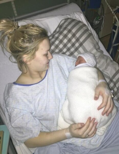 Hamamda halı pisləşən qadın gerçəyi biləndə dəhşətə gəldi - QƏRİBƏ OLAY- FOTO