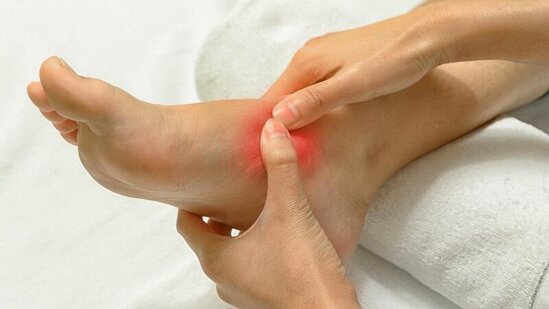 Topuq şişir, dəri qaşınır: İnsanı ölümə sürükləyən TƏHLÜKƏLİ SİMPTOMLAR AŞKARLANDI