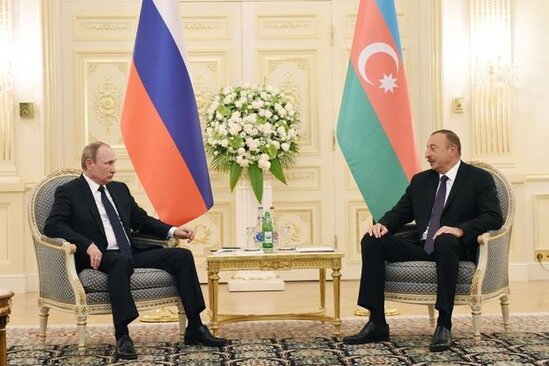 İlham Əliyev Putin ilə Qarabağ məsələsini müzakirə edib