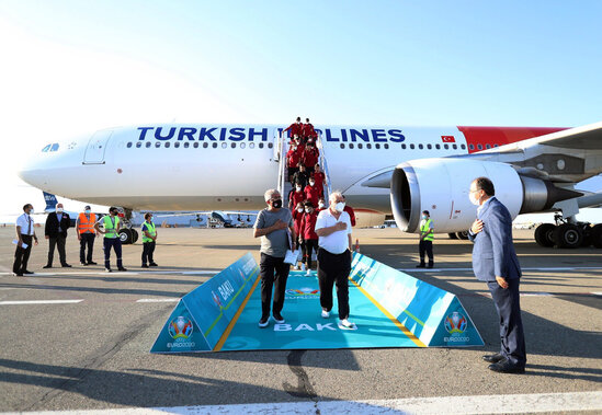 Türkiyə millisi Bakıya gəldi (FOTO)