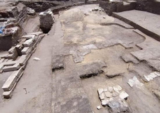 Misirdə fironlara aid ayin alətləri TAPILDI