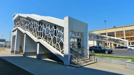 Bakıda yeni yerüstü piyada keçidi inşa edildi - FOTO