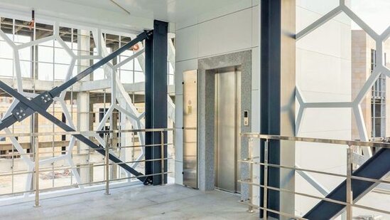 Bakıda yeni yerüstü piyada keçidi inşa edildi - FOTO