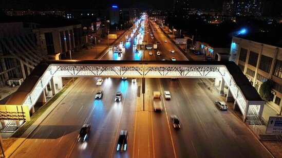 Bakıda yeni yerüstü piyada keçidi inşa edildi - FOTO