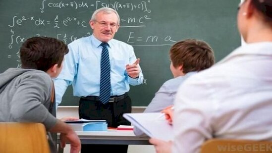 Yaşı 65-dən yuxarı olan müəllimlərlə bağlı qadağa LƏĞV EDİLDİ