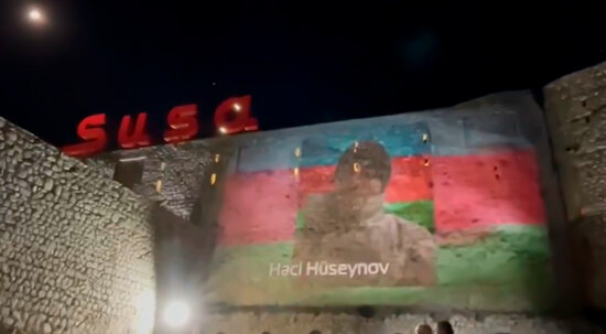 Şuşanın qala divarlarında şəhidlərimizin görüntüləri əks olunur - VİDEO