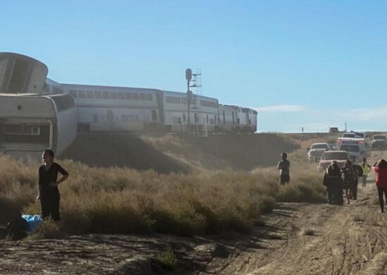 Qatar relsdən çıxdı - Ölən və yaralananlar var