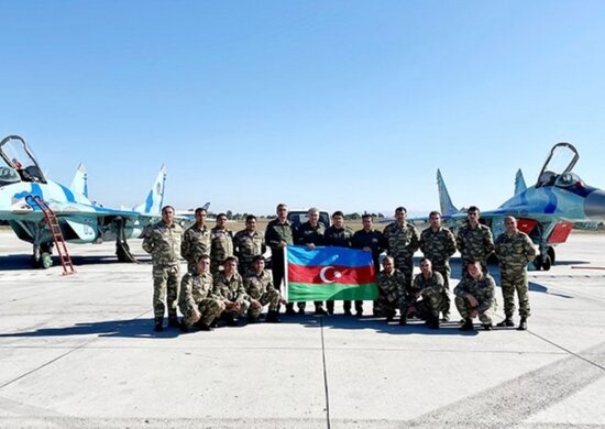 Hərbi təyyarələrimiz növbəti dəfə İstanbul səmasında - FOTO