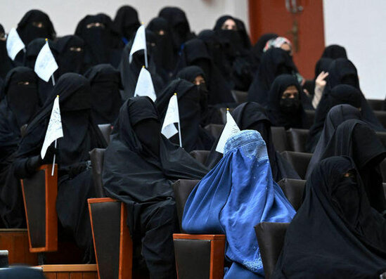 Universitetinin yeni rektoru qadınların oxumasını qadağan etdi