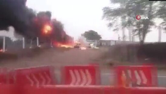 İldırım vuran təyyarə yerə çırpılıb YANDI: Ölən var - VİDEO