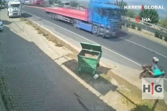 Motosiklet sürücüsü ölümdən son anda xilas oldu - VİDEO