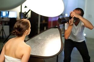 Moskvada 21 yaşlı model fotoqraf tərəfindən zorlandığını iddia edib