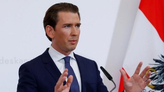 Kansler istefa verdi