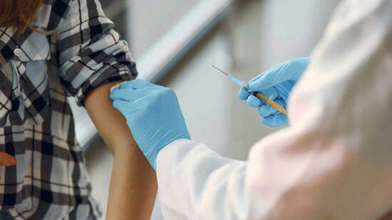 ABŞ-da koronavirus peyvəndi tələbi "zorakılıq" adlandırılıb QADAĞAN OLUNDU