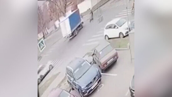 "Samokat"la yük maşınına çırpılıb ÖLDÜ - ANBAAN VİDEO