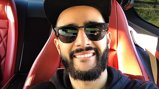 Hüseyn Həsənov "Papanın gül balası" mahnısına oynadı - VİDEO