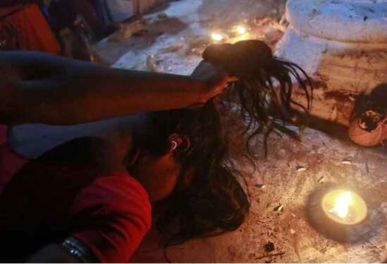 "Şeytan çıxarmaq" adı ilə ata və bibi uşağı döyüb ÖLDÜRDÜLƏR