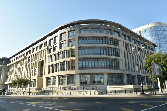 Bakının məhşur məktəbi 2 həftəlik bağlandı