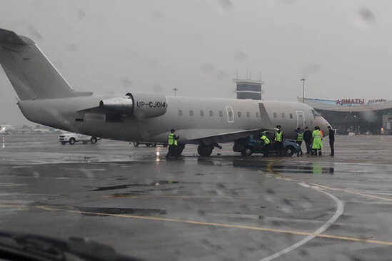 "Kayrat"ı Bakıdan aparan təyyarə qəzaya düşdü - VİDEO