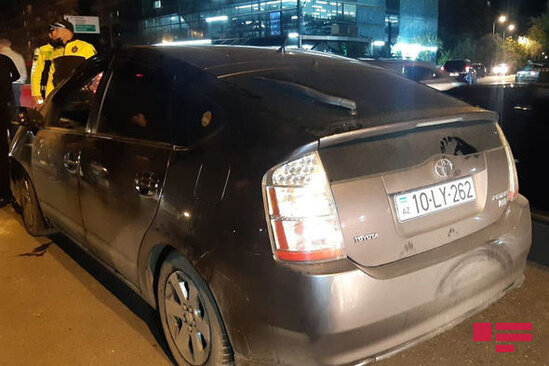 Bakıda DƏHŞƏTLİ QƏZA: Minik avtomobili deformasiyaya uğradı - FOTO/VİDEO