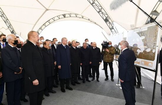 Prezidentlər Zəngəzur Dəhlizində yeni yolun təməlini qoydular - FOTO