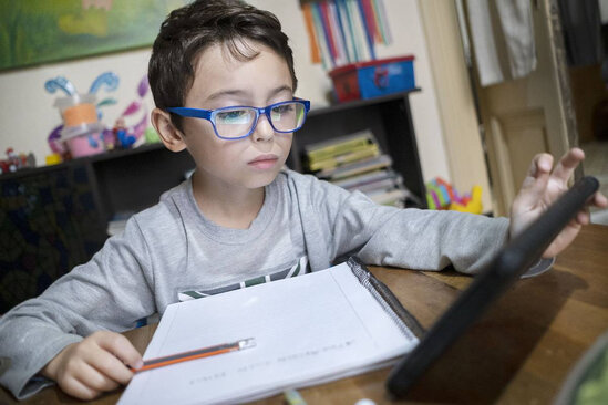 Azərbaycanda koronavirusa görə distant təhsilə keçən siniflərin sayı açıqlanıb