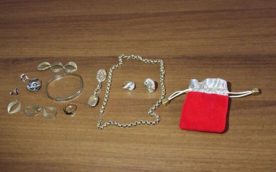 Balakəndə kişi sevgilisiylə əlbir olub həkimin evindən oğurluq edib - FOTO