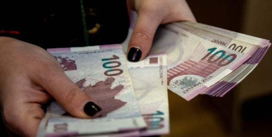 Müəllimlərin bayramı ilə bağlı məktəblərdə pul yığılır? - RƏSMİ CAVABLAR