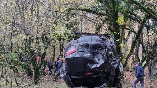 "BMW" "Hyundai"la toqquşdu, maşınlar meşəliyə aşdı