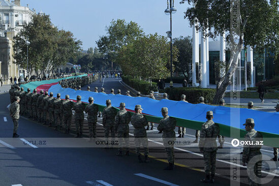 Bakıda Zəfər yürüşü başladı