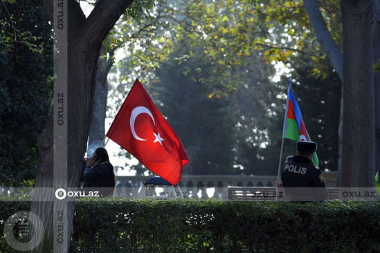 Bakıda Zəfər yürüşü başladı