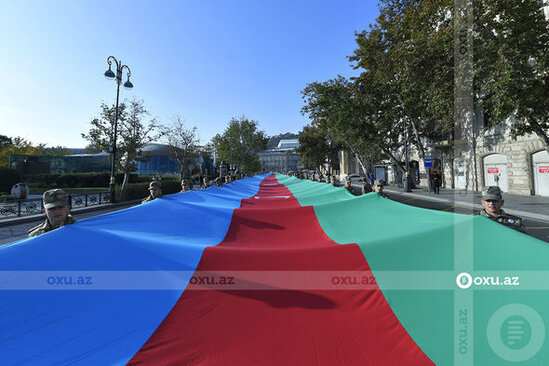 Bakıda Zəfər yürüşü başladı