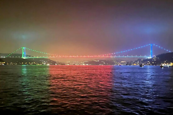 İstanbulun məşhur körpüsü dünən - FOTO/VİDEO