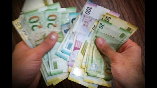 Azərbaycanda polislərdən 80 manat istənilməsilə bağlı görüntülər yayıldı - VİDEO