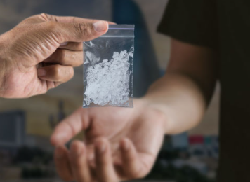 Məktəbdə şagirdlərə narkotik vasitə təklif edilir? - DİN-dən REAKSİYA