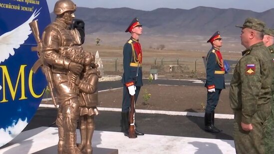 Xankəndidə rus sülhməramlılara heykəl qoyuldu - Fotolar